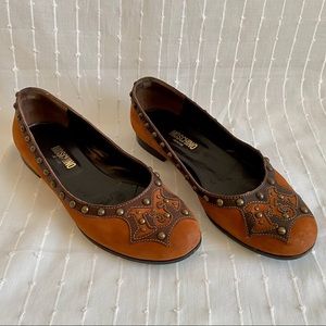Vintage - Moschino “Moschino Jeans” logo - studded leather flats - 36.5 / USA 6